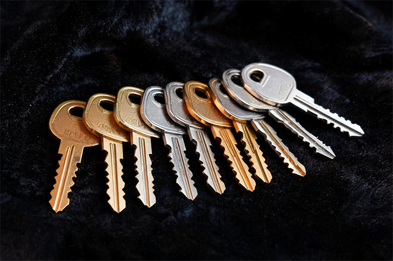 阿勒泰 钥匙断在锁孔里怎么办？老 locksmith 教你3招自救不求人